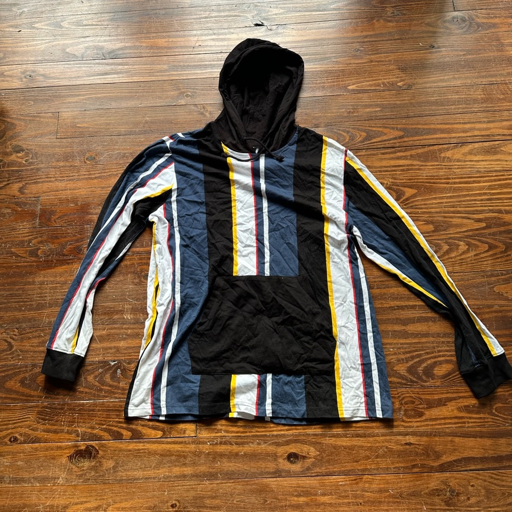 Pacsun hoody
Barely worn
Striped